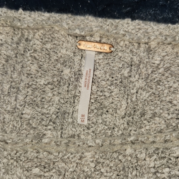 Free people oversized slouchy knit sweater size medium - Picture 3 of 5